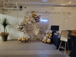 Shimmer Wall Champagne (Lt. Gold) 8'x8'