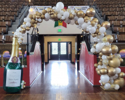 20240412 130702 1718299848 Champagne Bottle Inflatable 6' tall